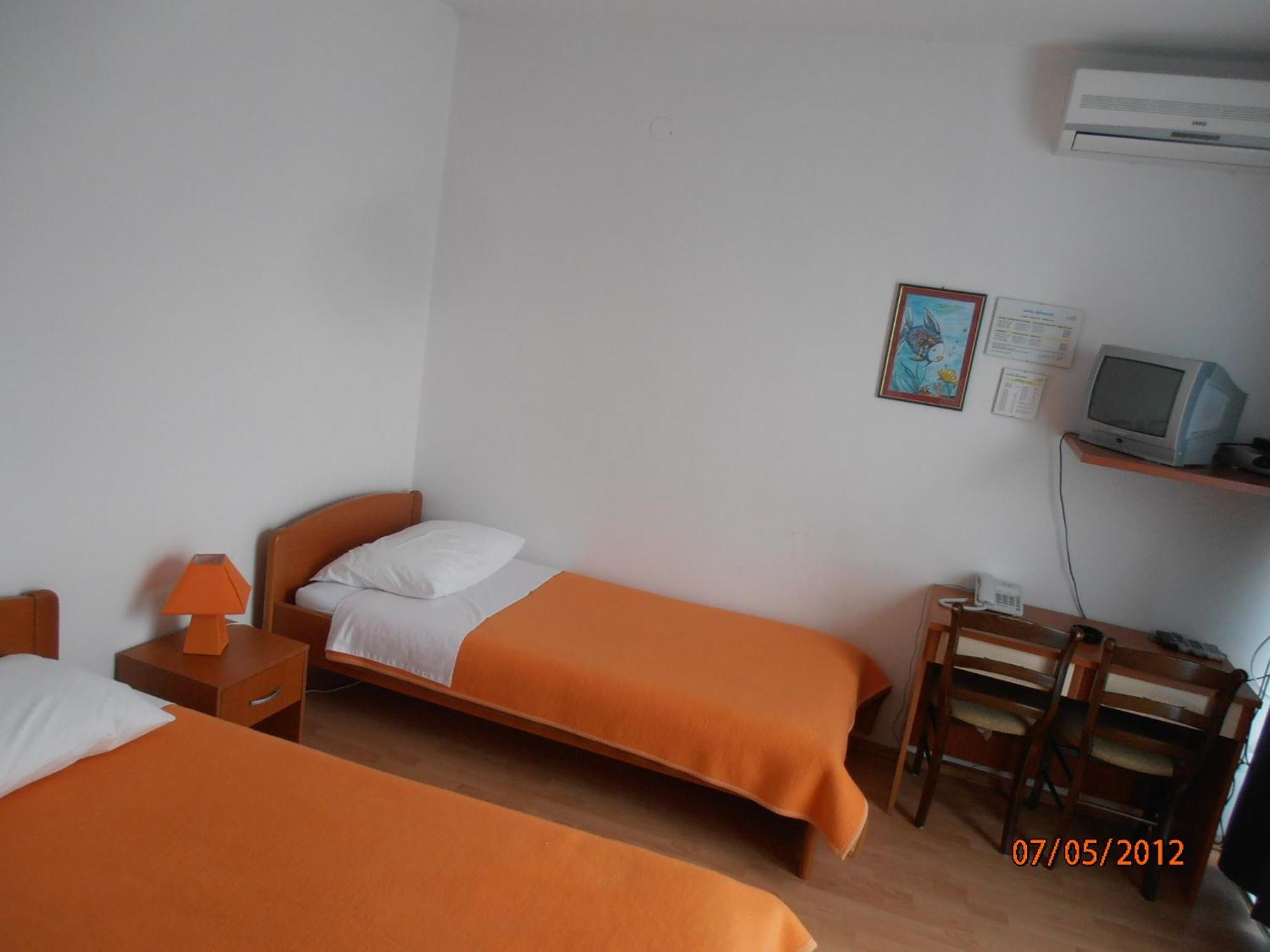 Hotel Metkovic Luaran gambar
